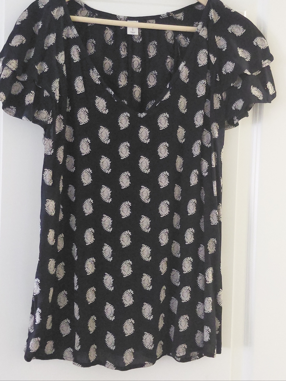 Old Navy Black V-Neck Tunic with Cream Floral Print